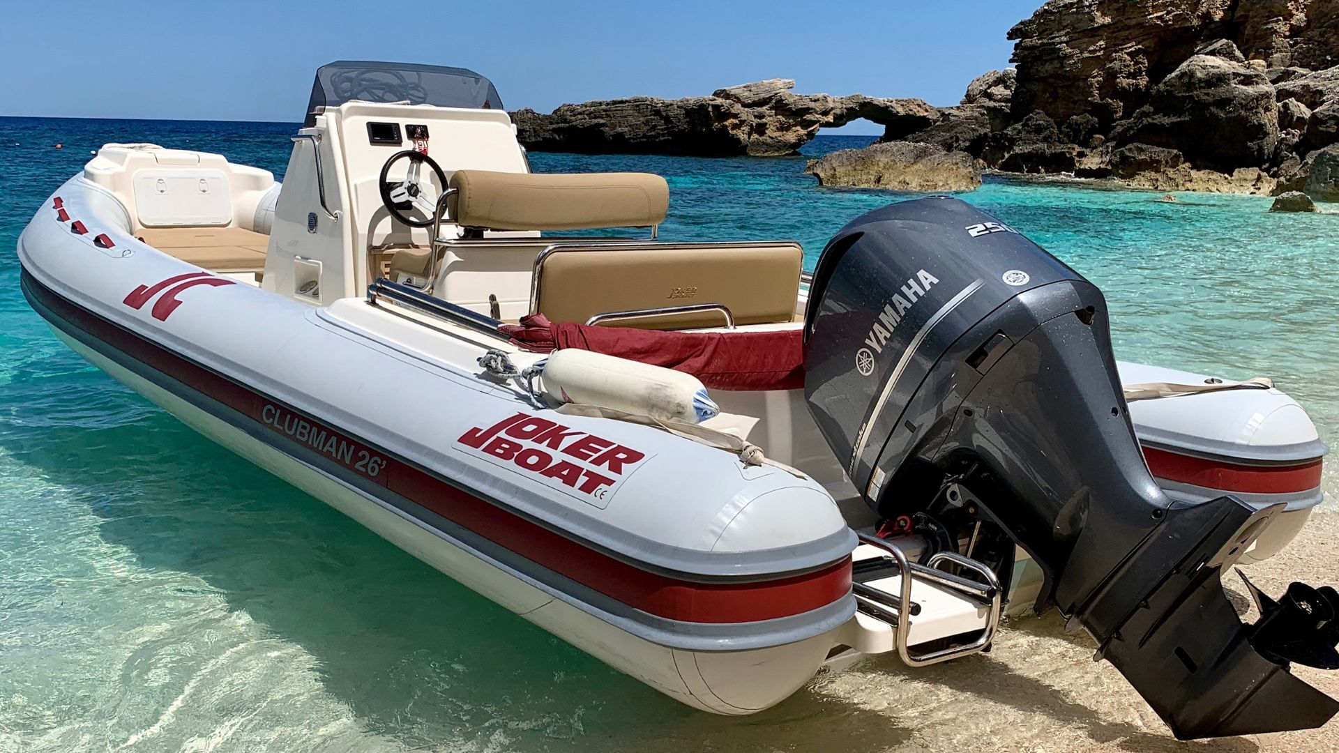 Dinghy tour along the east coast of Sardinia